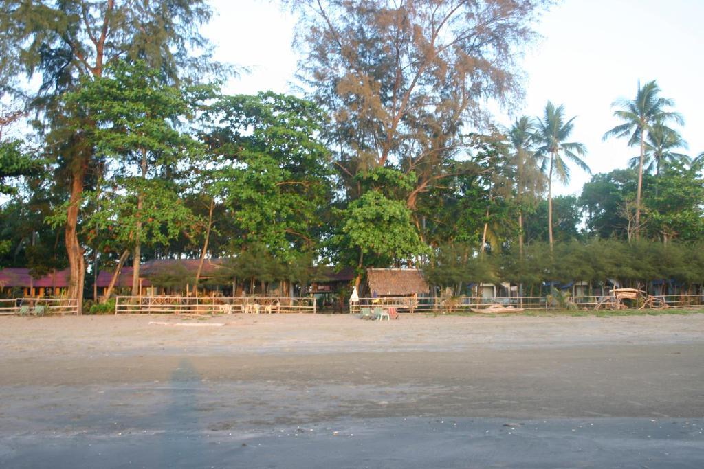 Sukorn Andaman Beach Resort Ko Sukon Buitenkant foto